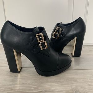 🎉HP!!🎉 Forever 21 Gold Tone Booties